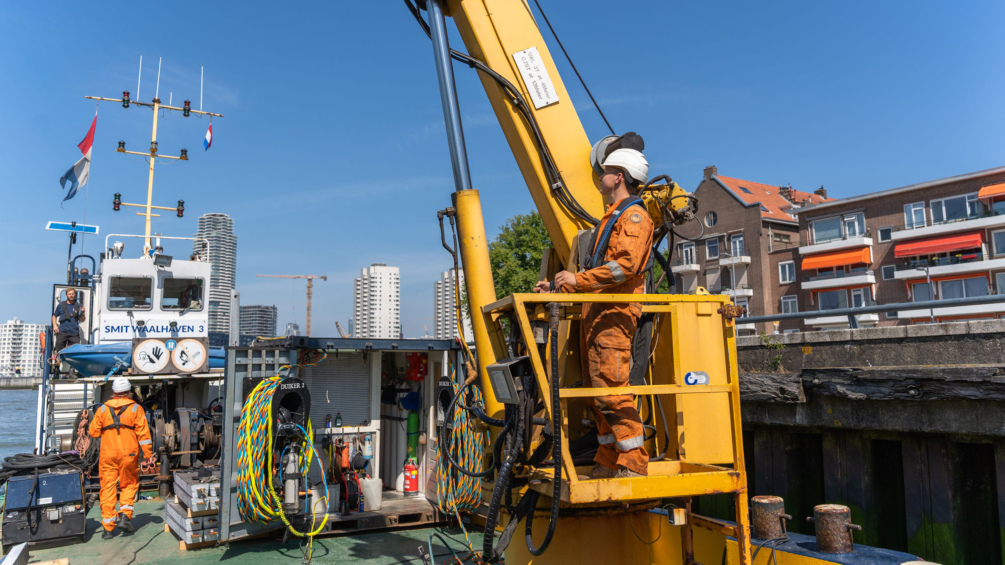 W-Smit---Erasmusbrug-HC-28-web w smit, erasmusbrug, onderhoud, noordereiland, duikinspectie, kraanschepen, damwanden