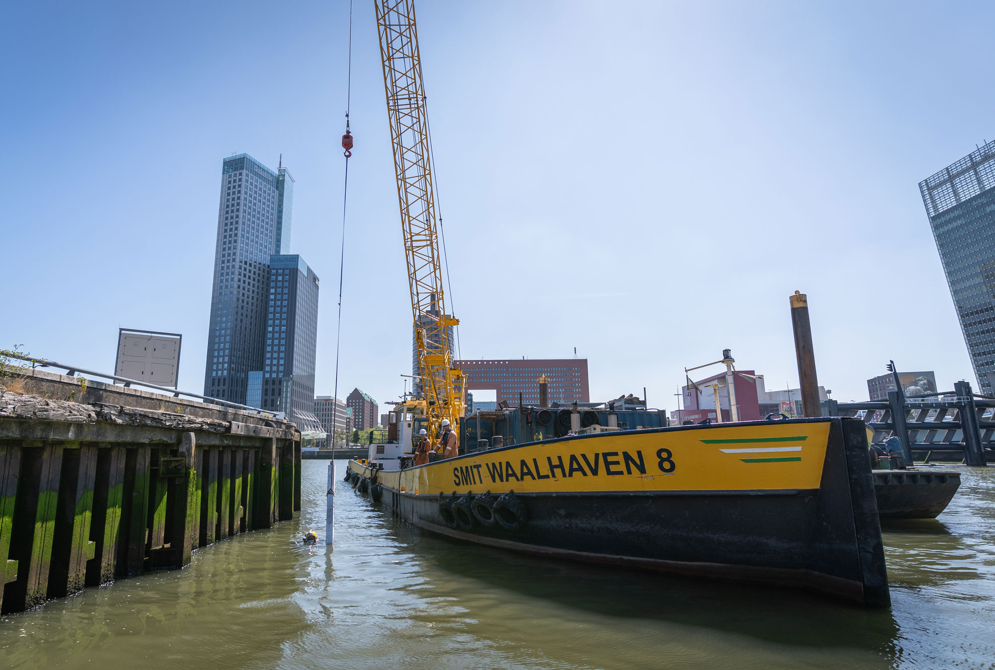 kraanschepen, smit waalhaven, w smit, haven rotterdam, haveninspecties, hijswerkzaamheden, bergingswerkzaamheden, berging, natte aannemerij, meewerkend schipper, vacatures