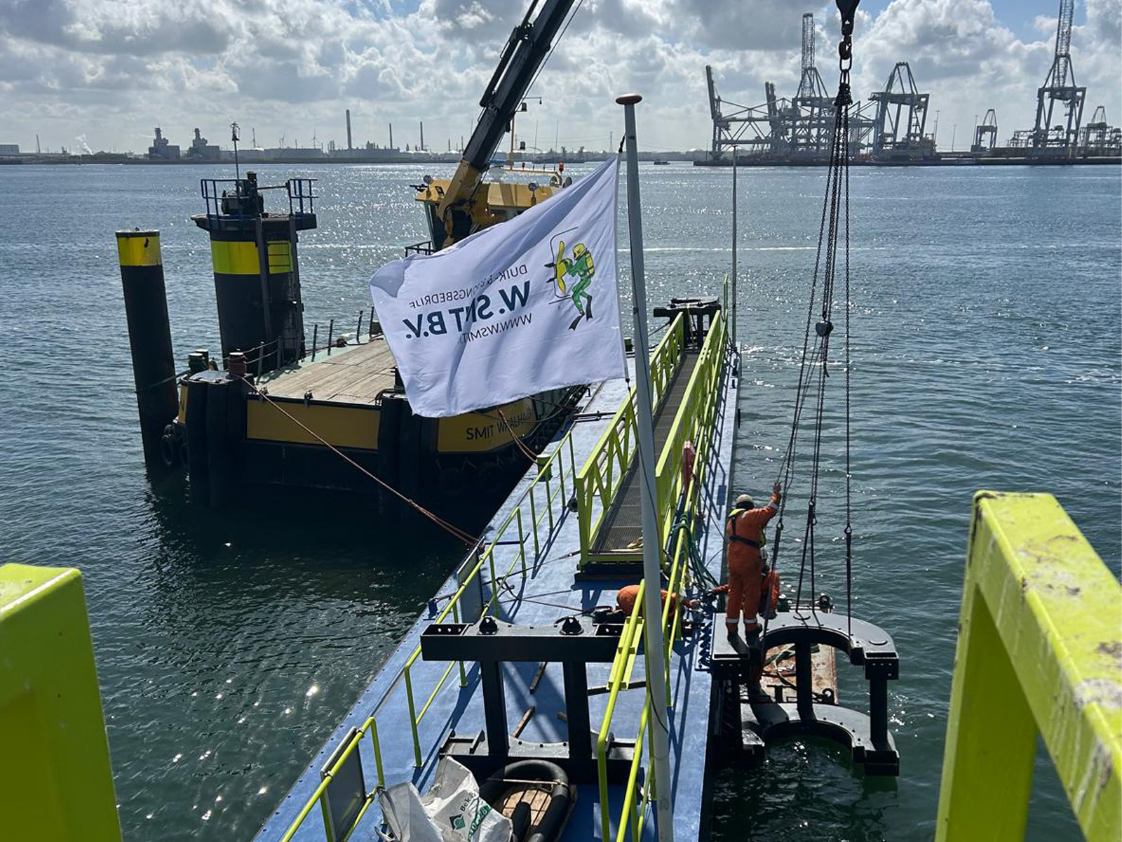 mot, maasvlakte olie terminal, maritieme dienstverlening, w smit, kraanschepen, ponton